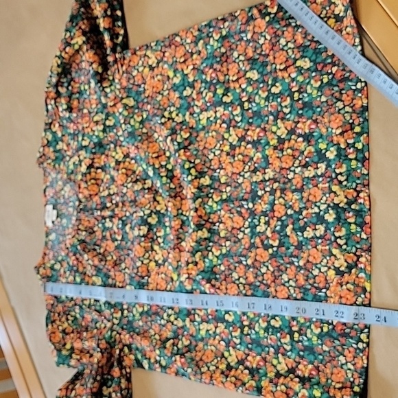 J. Crew Size S Ditzy Floral Pattern Pleated Front Long Sleeve Blouse - Picture 10 of 14
